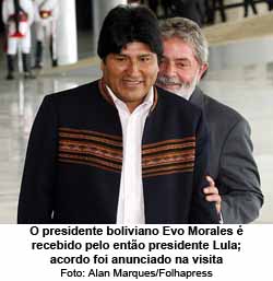 Folha de So Paulo - 01/05/15 - O presidente boliviano Evo Morales  recebido pelo ento presidente Lula - Alan Marques/Folhapress