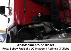 Abastecimento com diesel - Foto: Bobby Fasiak / JC Imagem / Agncia O Globo