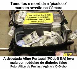 A mala com cdulas com a foto de Temer Foto: Ailton de Freitas / Agncia O Globo