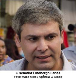 O Globo - 07/03/2015 - PETROLO: Senador Lindbergh teria recebido R$ 2 mi para campanha - Foto: Maze Mixo / Agncia O Globo