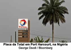 Placa da Total em Port Harcourt, na Nigria - George Osodi / Bloomberg