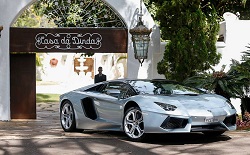 Folha de So Paulo - 19/11/15 - Lamborghini Adventor 2013 R$ 3,2 milhoes