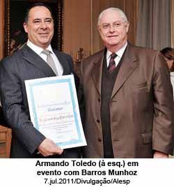 Folha de São Paulo - 25/03/15 - Armando Toledo (à esq.) em evento com Barros Munhoz - 7.jul.2011/Divulgação/Alesp