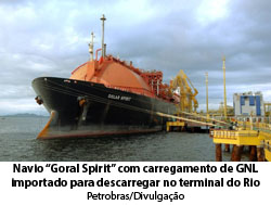 O Globo - 20.07.2015 - Navio Goral Spirit com carregamento de GNL importado para descarregar no terminal do Rio - Petrobras/Divulgao