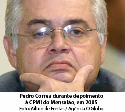 O Globo - 24/11/2015 - Pedro Correa durante depoimento  CPMI do Mensalo, em 2005 - Ailton de Freitas / Agncia O Globo