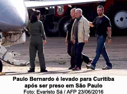 Paulo Bernardo  levado para Curitiba aps ser preso em So Paulo - Evaristo S / AFP 23/06/2016