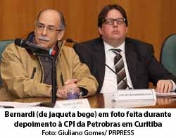 O Globo G1 - 27/10/15 - Bernardi (de jaqueta bege) em foto feita durante depoimento à CPI da Petrobras em Curitiba (Foto: Giuliano Gomes/ PRPRESS)